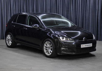 Подержанный автомобиль Volkswagen Golf Hatchback 2013 года (3 фото)