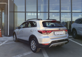 Подержанный автомобиль Kia Rio Hatchback 2018 года (7 фото)