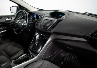 Подержанный автомобиль Ford Kuga 2015 года (5 фото)