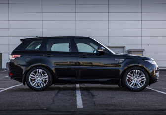 Подержанный автомобиль Land Rover Range Rover Sport 2016 года (6 фото)