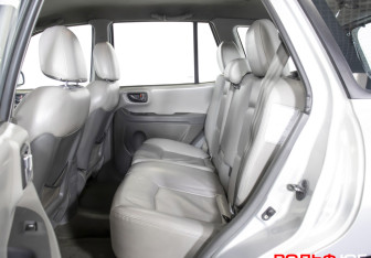 Подержанный автомобиль Hyundai Santa Fe 2010 года (6 фото)