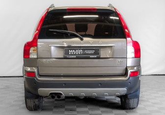 Подержанный автомобиль Volvo XC90 2011 года (6 фото)