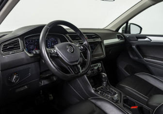 Подержанный автомобиль Volkswagen Tiguan 2018 года (9 фото)