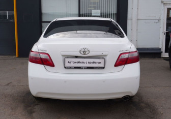 Подержанный автомобиль Toyota Camry Sedan 2011 года (6 фото)