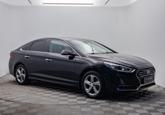 Подержанный автомобиль Hyundai Sonata 2017 года (7 фото)