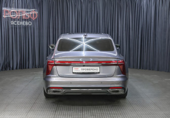 Подержанный автомобиль Hongqi H5 2024 года (6 фото)