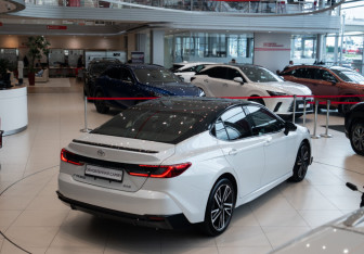 Новый Toyota Camry Sedan 2025 (6 фото)