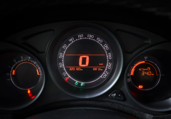 Подержанный автомобиль Citroen C4 Sedan 2013 года (15 фото)