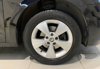 Подержанный автомобиль Skoda Octavia Liftback 2020 года (18 фото)