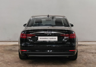 Подержанный автомобиль Audi A4 Sedan 2017 года (6 фото)