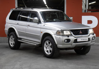 Подержанный автомобиль Mitsubishi Pajero Sport 2003 года (3 фото)
