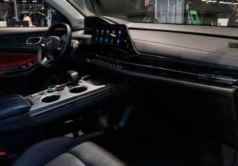 Подержанный автомобиль Changan UNI-S 2024 года (7 фото)