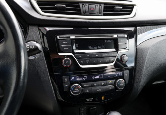 Подержанный автомобиль Nissan X-Trail 2016 года (20 фото)