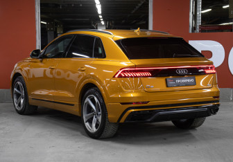 Подержанный автомобиль Audi Q8 2019 года (7 фото)