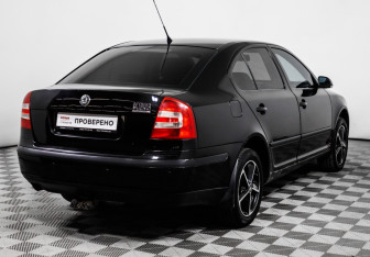 Подержанный автомобиль Skoda Octavia Liftback 2006 года (5 фото)