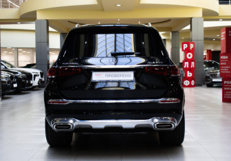 Новый Mercedes-Benz Maybach GLS 2023 (6 фото)