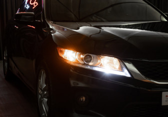 Подержанный автомобиль Honda Accord Coupe 2012 года (24 фото)