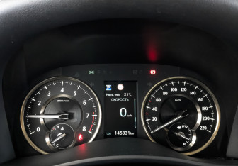 Подержанный автомобиль Toyota Alphard 2020 года (16 фото)