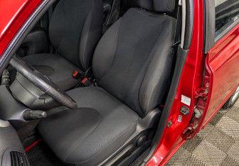 Подержанный автомобиль Nissan Micra Hatchback 2009 года (17 фото)