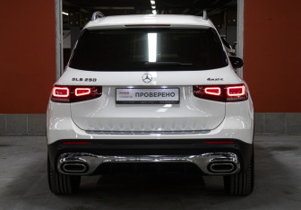 Подержанный автомобиль Mercedes-Benz GLB 2020 года (6 фото)