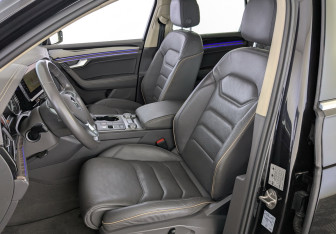 Подержанный автомобиль Volkswagen Touareg 2018 года (21 фото)