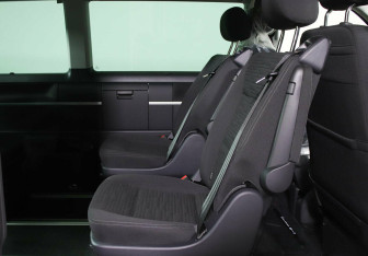 Подержанный автомобиль Volkswagen Multivan 2022 года (13 фото)