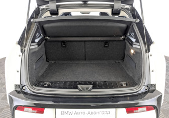 Подержанный автомобиль BMW i3 2021 года (10 фото)