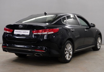 Подержанный автомобиль Kia Optima Sedan 2016 года (7 фото)