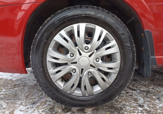 Подержанный автомобиль Nissan Almera Sedan 2006 года (9 фото)