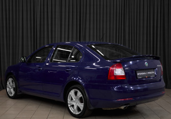 Подержанный автомобиль Skoda Octavia Liftback 2012 года (7 фото)