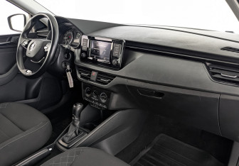 Подержанный автомобиль Skoda Rapid Liftback 2022 года (13 фото)