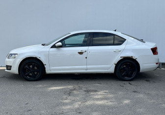 Подержанный автомобиль Skoda Octavia Liftback 2013 года (8 фото)
