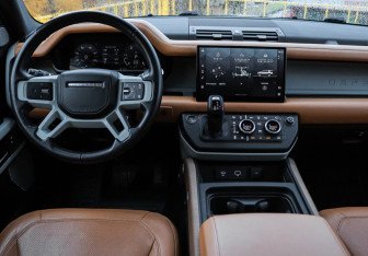 Подержанный автомобиль Land Rover Defender Suv 2022 года (10 фото)