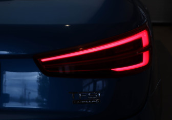 Подержанный автомобиль Audi Q3 2017 года (25 фото)