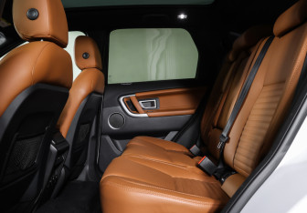 Подержанный автомобиль Land Rover Discovery Sport 2015 года (11 фото)