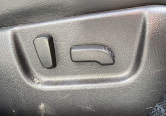 Подержанный автомобиль Nissan X-Trail 2011 года (18 фото)