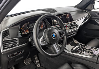 Подержанный автомобиль BMW X7 2020 года (15 фото)