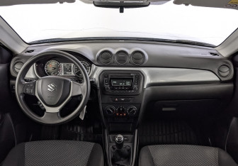 Подержанный автомобиль Suzuki Vitara 2016 года (14 фото)