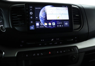 Подержанный автомобиль Peugeot Traveller 2021 года (17 фото)