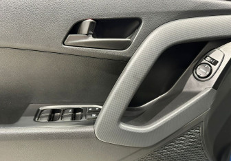 Подержанный автомобиль Hyundai Creta 2018 года (11 фото)