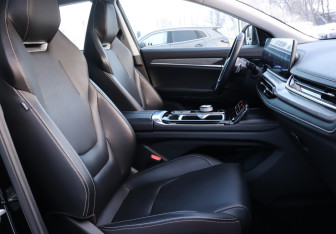 Подержанный автомобиль JAC JS6 2022 года (14 фото)