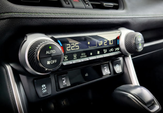 Подержанный автомобиль Toyota RAV4 2024 года (27 фото)