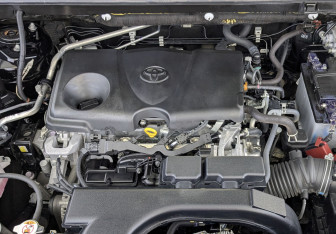 Подержанный автомобиль Toyota RAV4 2022 года (9 фото)
