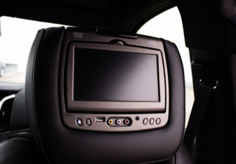 Подержанный автомобиль Cadillac Escalade Suv 2016 года (17 фото)