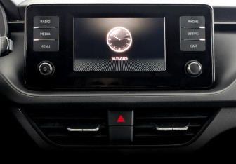 Подержанный автомобиль Skoda Rapid Liftback 2021 года (15 фото)