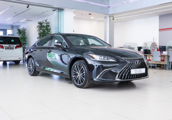 Новый Lexus ES 2025 (3 фото)