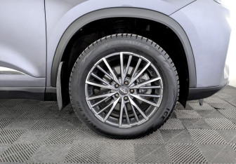 Подержанный автомобиль Chery Tiggo 8 Pro Max 2023 года (18 фото)