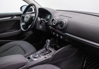 Подержанный автомобиль Audi A3 Hatchback 2016 года (10 фото)