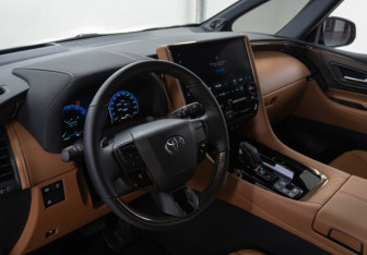 Новый Toyota Alphard 2024 (2 фото)