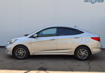 Подержанный автомобиль Hyundai Solaris Sedan 2011 года (8 фото)